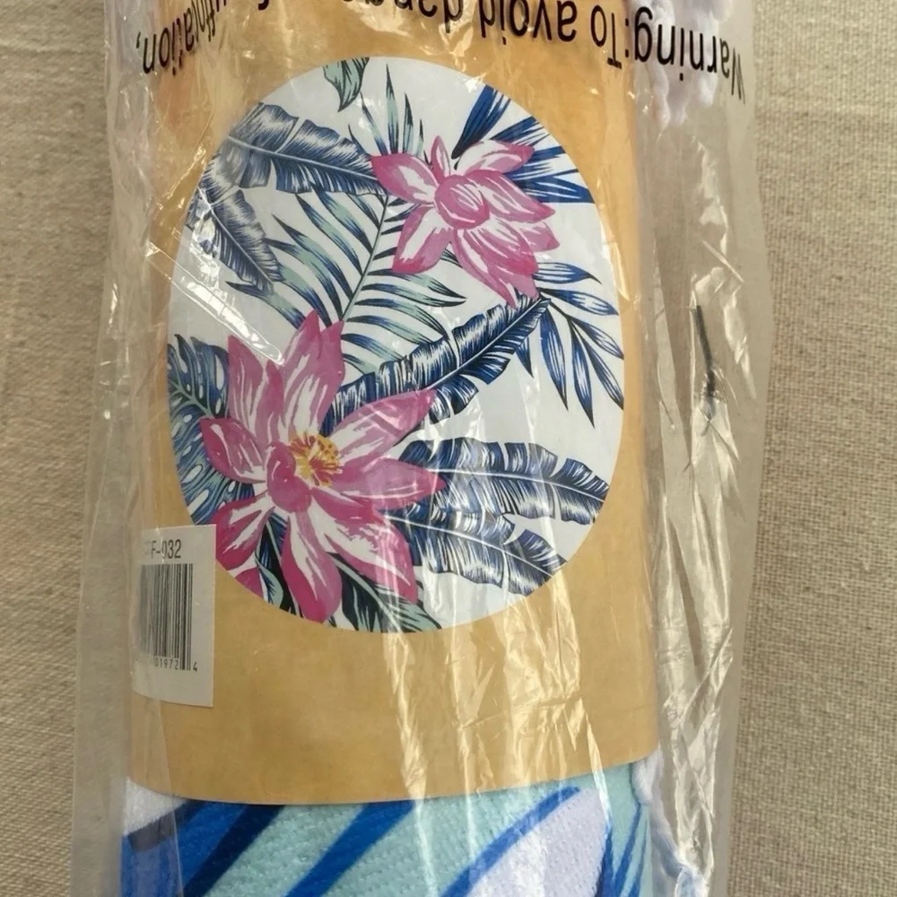 Boho Tropical Fringe Edges Beach Towel NIP